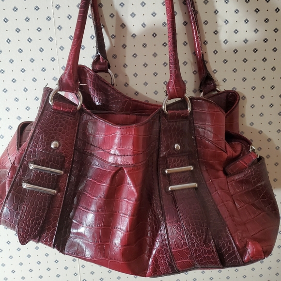 Red snake skin print purse - Picture 2 of 5